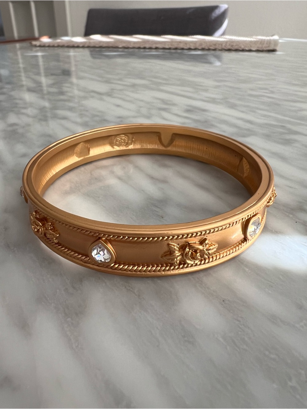 Vintage Elizabeth Taylor Avon Gold Floral Crystal Accent Bangle Bracelet